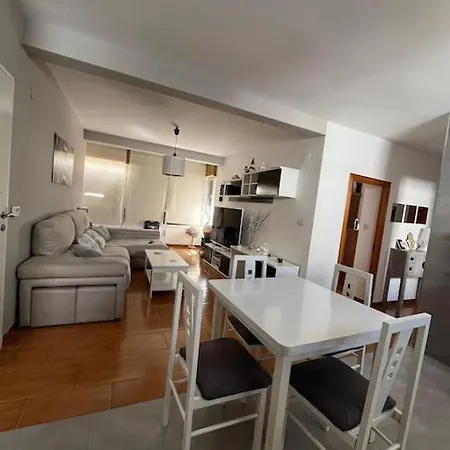 Apartment De Guzman *